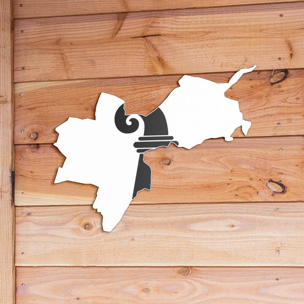 Décoration murale Bâle-Ville en métal sur bois, ajoutant élégance et personnalité à votre espace intérieur ou extérieur. Fabriqué en acier premium durable de 1,2mm. Entretien facile, livraison rapide. Transformez votre décor avec l'art métallique unique de Hooded.ch.
